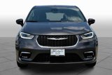 Used 2023 Chrysler Pacifica Touring-L image 3