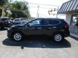 Used 2017 Nissan Rogue SV image 4