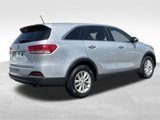 Used 2016 Kia Sorento L image 4