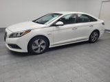 Used 2017 Hyundai Sonata Plug-In Hybrid image 2