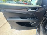 Used 2022 Alfa Romeo Stelvio Ti image 5