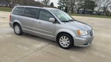 Used 2015 Chrysler Town & Country Touring image 2