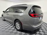 Used 2022 Chrysler Pacifica Touring-L image 4