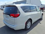 Used 2020 Chrysler Pacifica Touring-L image 5