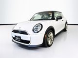 Used 2025 MINI Cooper 2-Door Hardtop image 3
