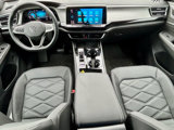 Used 2024 Volkswagen Atlas Cross Sport SE image 2