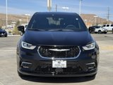 New 2025 Chrysler Pacifica Select image 3