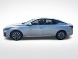 Used 2023 Nissan Altima 2.5 SV image 2
