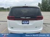 New 2025 Chrysler Pacifica Select image 4
