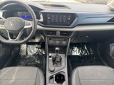 Certified 2022 Volkswagen Taos SE w/ Panoramic Sunroof Package image 4