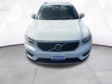 Used 2019 Volvo XC40 T5 Momentum image 3