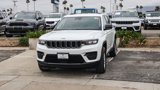 Certified 2024 Jeep Grand Cherokee Laredo image 4