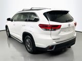 Used 2019 Toyota Highlander AWD V6 image 5