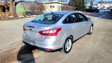 Used 2013 Ford Focus SE w/ SE Winter Pkg image 3
