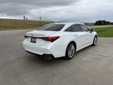 Used 2020 Toyota Avalon Limited image 6