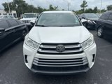 Used 2018 Toyota Highlander LE image 2