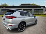 Used 2023 Mitsubishi Outlander SE image 3