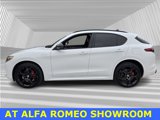 Used 2022 Alfa Romeo Stelvio Veloce image 2