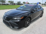 Used 2022 Toyota Camry SE image 3