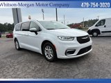 Used 2023 Chrysler Pacifica Touring-L image 3