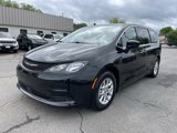 Certified 2023 Chrysler Voyager LX image 2