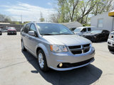 Used 2018 Dodge Grand Caravan SXT image 2