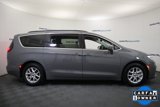 Used 2022 Chrysler Pacifica Touring-L image 4