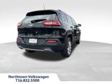 Used 2017 Jeep Cherokee Limited image 3