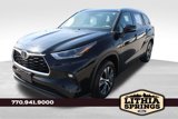Used 2021 Toyota Highlander XLE image 3