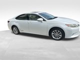 Used 2013 Lexus ES 300h image 2
