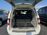 Used 2016 Chrysler Town & Country Limited image 5