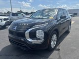 Used 2023 Mitsubishi Outlander ES image 3