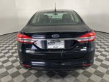 Used 2017 Ford Fusion SE w/ Fusion SE Technology Package image 5