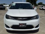 Used 2020 Chrysler Pacifica Touring image 5