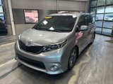 Used 2017 Toyota Sienna SE Premium image 4