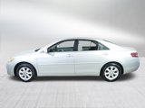 Used 2011 Toyota Camry LE image 4