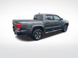 Used 2017 Toyota Tacoma TRD Sport image 5