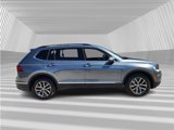 Used 2018 Volkswagen Tiguan SE w/ Panoramic Sunroof Package image 2