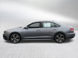 Certified 2020 Volkswagen Passat 2.0T R-Line image 4