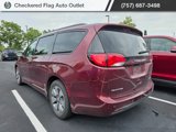 Used 2018 Chrysler Pacifica Touring Plus image 4