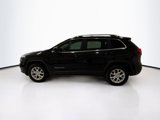 Used 2017 Jeep Cherokee Latitude image 4