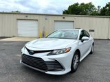 Used 2022 Toyota Camry LE image 2