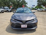 Used 2018 Toyota Camry LE image 2