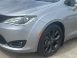 Used 2019 Chrysler Pacifica Limited w/ Advanced Safetytec Group image 2