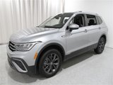 Used 2022 Volkswagen Tiguan SE image 3
