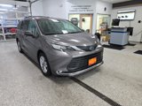 Used 2022 Toyota Sienna XLE image 3