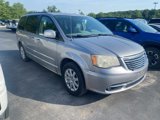 Used 2014 Chrysler Town & Country Touring image 3