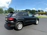 Used 2021 Jeep Grand Cherokee Laredo image 3