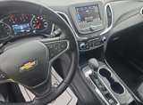 Used 2023 Chevrolet Equinox LT image 2