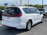 Used 2023 Chrysler Pacifica Touring-L image 4